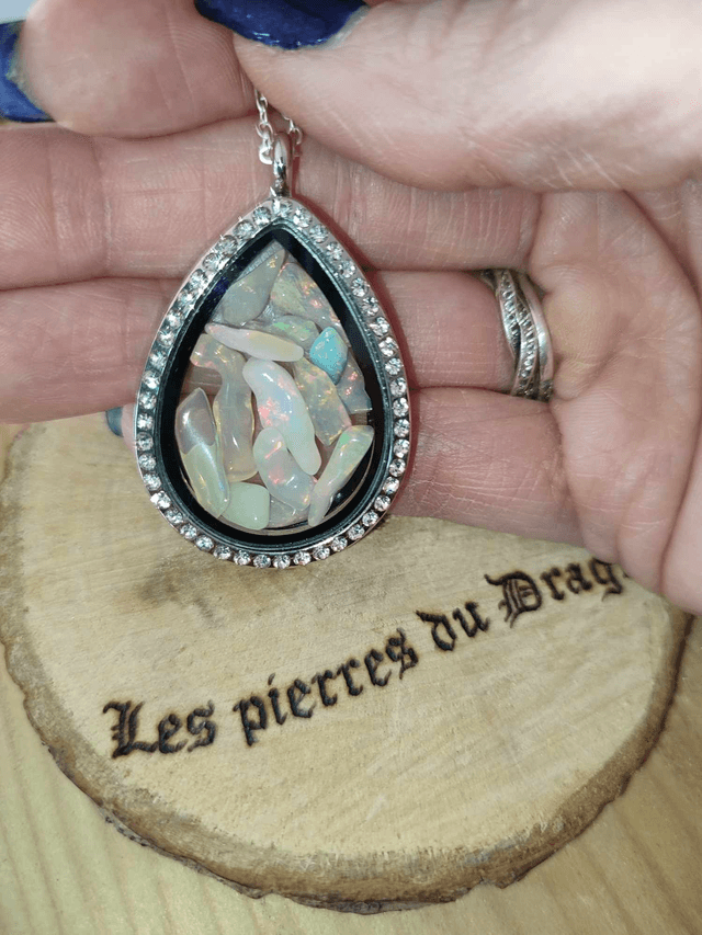pendentif goutte opale d'Ethiopie naturelle